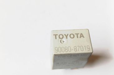 TOYOTA Avensis 3 generation (2009-2020) Relays 9008087019 31357856