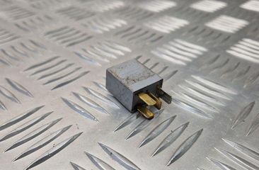 TOYOTA Corolla E120 (2000-2008) Relays 9008087019 31091737