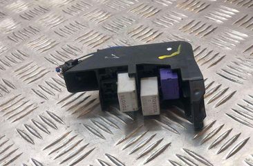 TOYOTA Auris 1 generation (2006-2012) Fuse box 9008087019 31814223