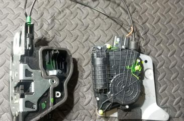 BMW M6 E63/E64 (2004-2010) Front Right Door Soft Close Unit 4152309208, 7202162 32067581