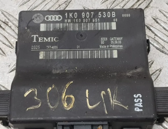VOLKSWAGEN Golf 5 generation (2003-2009) Gateway Control Unit 1K0907530B 14193106