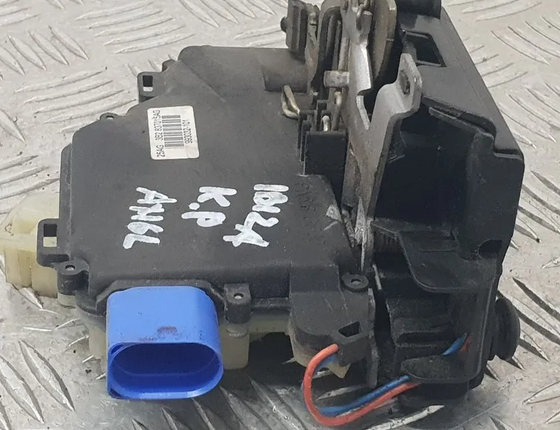 SEAT Ibiza 3 generation (2002-2008) Priekšējo kreiso durvju slēdzene 993032101,3B2837015AG 14616846