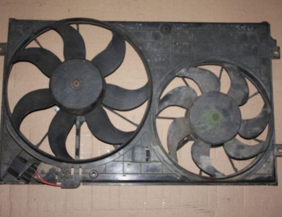 VOLKSWAGEN Golf 8 generation (2019-2023) Dzinēja dzesēšanas ventilators/difuzors 1K0121207T 31941577