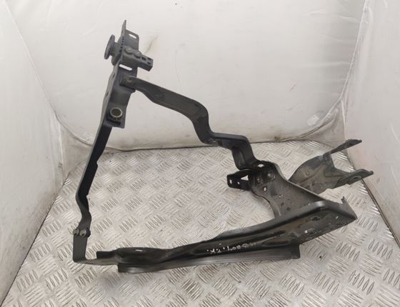 MERCEDES-BENZ C-Class W204/S204/C204 (2004-2015) Kreisās puses luktura kronšteina stiprinājums A2046200191,PP204626044 17615036