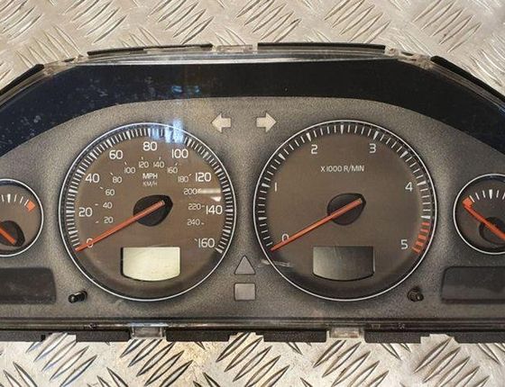 VOLVO V70 2 generation (2000-2008) Спидометр 8691648 31605189