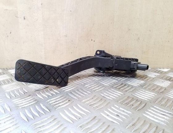 VOLKSWAGEN Passat Variant 1 generation (2010-2024) Throttle Pedal 5Q2723503D 26120050