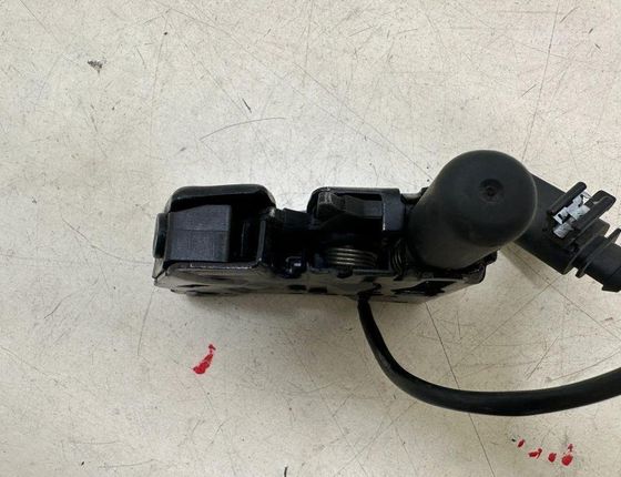 AUDI A8 D2/4D (1994-2002) Bonnet Lock 4H0823509C 31417598