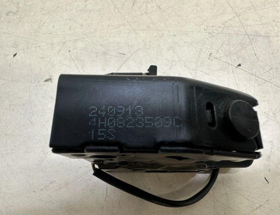AUDI A8 D2/4D (1994-2002) Bonnet Lock 4H0823509C 31417598