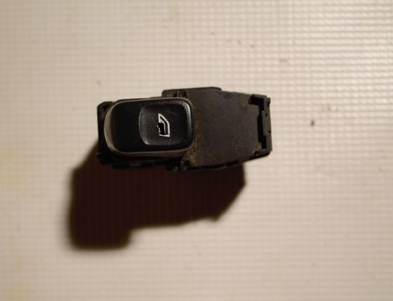 VOLVO XC90 1 generation (2002-2014) Front Left Door Window Switch 30658696 27182027