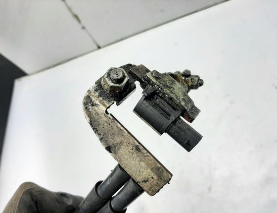 VOLVO V40 2 generation (2012-2020) Akumulātora mīnusa vads 31419417,31453074 23466872