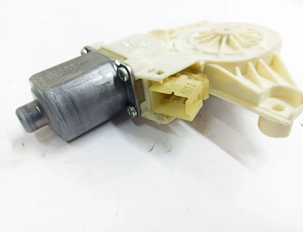 MERCEDES-BENZ C-Class W204/S204/C204 (2004-2015) Маторчик стеклоподъемника передней левой двери 0130822441,971133100,971133,FPG12V,A2048200142 32866509