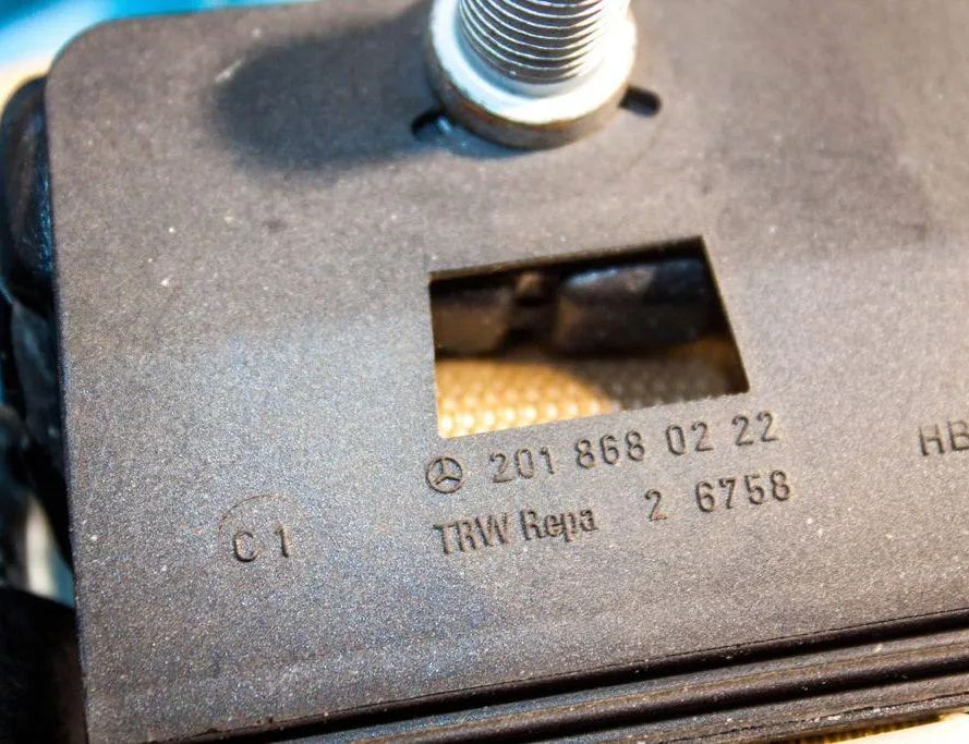 MERCEDES-BENZ R-Class W251 (2005-2017) Rear Middle Seatbelt 33058956,a2518600585,33042561,2018680222,0405456928 32872680