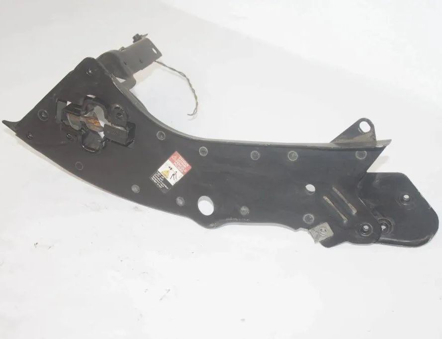 MERCEDES-BENZ E-Class W211/S211 (2002-2009) Kreisās puses luktura kronšteina stiprinājums 25571203A4,002820272650040371,A0028202726 32873141