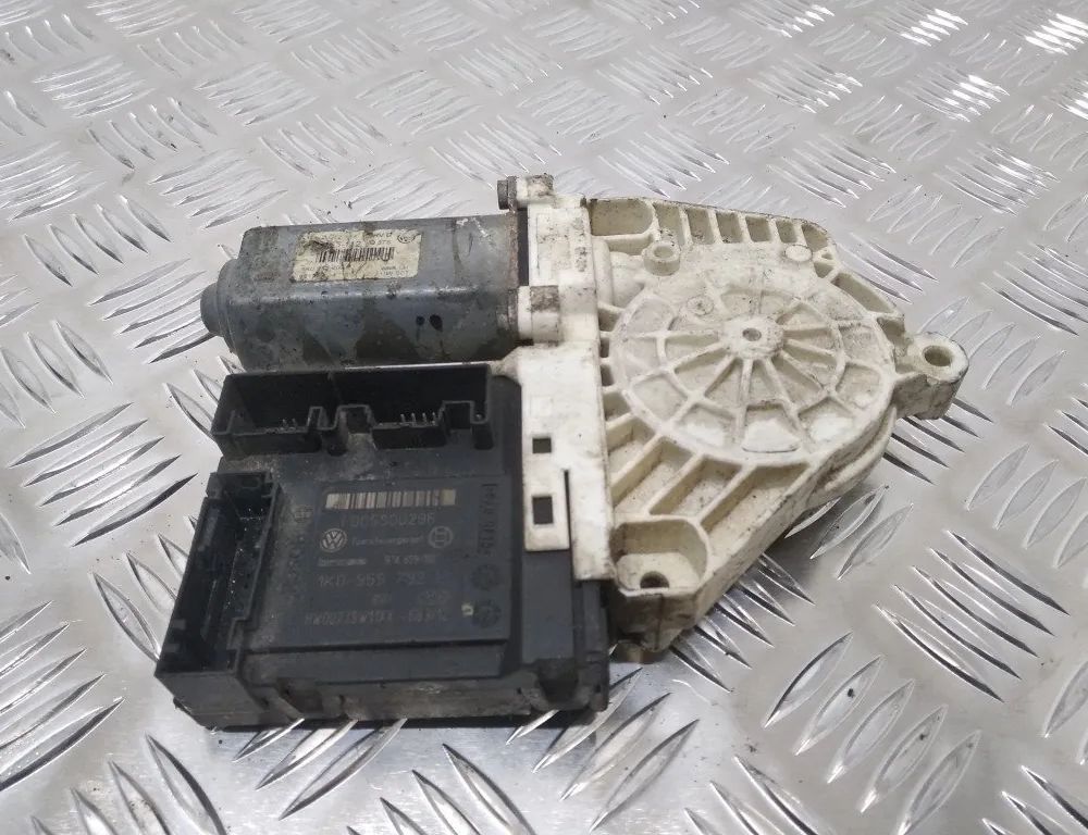 VOLKSWAGEN Passat B6 (2005-2010) Priekšējo labo durvju logu pacelšanas motorīts 1K0959792L 11342157
