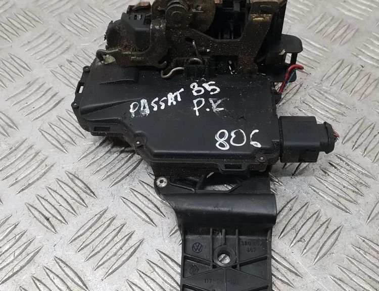 VOLKSWAGEN Passat B5 (1996-2005) Front Left Door Lock 1J0973714 14487053