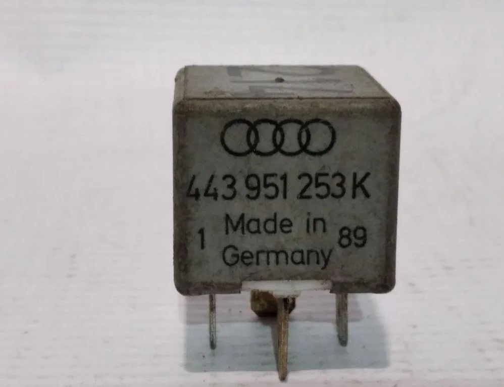 AUDI A4 B5/8D (1994-2001) Relays 443951253K 32009088