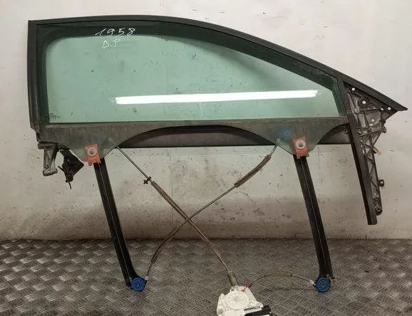 VOLKSWAGEN Passat B5 (1996-2005) Front Right Door Window Regulator 8P0959802A 32018185