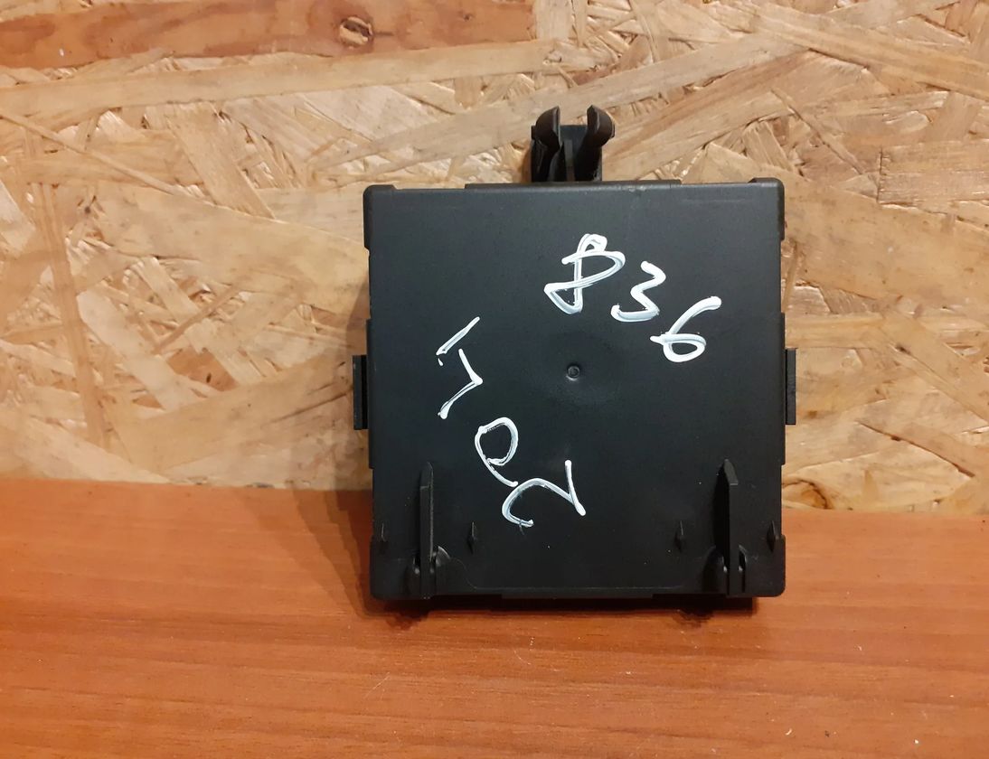 MERCEDES-BENZ C-Class W204/S204/C204 (2004-2015) Блок управления дверей передние левые A2048701826 11633863