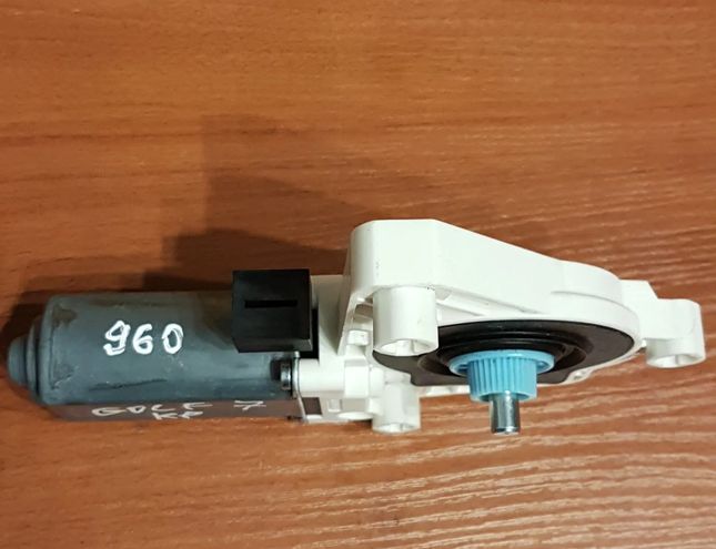 VOLKSWAGEN Variant VII TDI (2014-2024) Priekšējo kreiso durvju logu pacēlājs 504959801B,#960 11669495