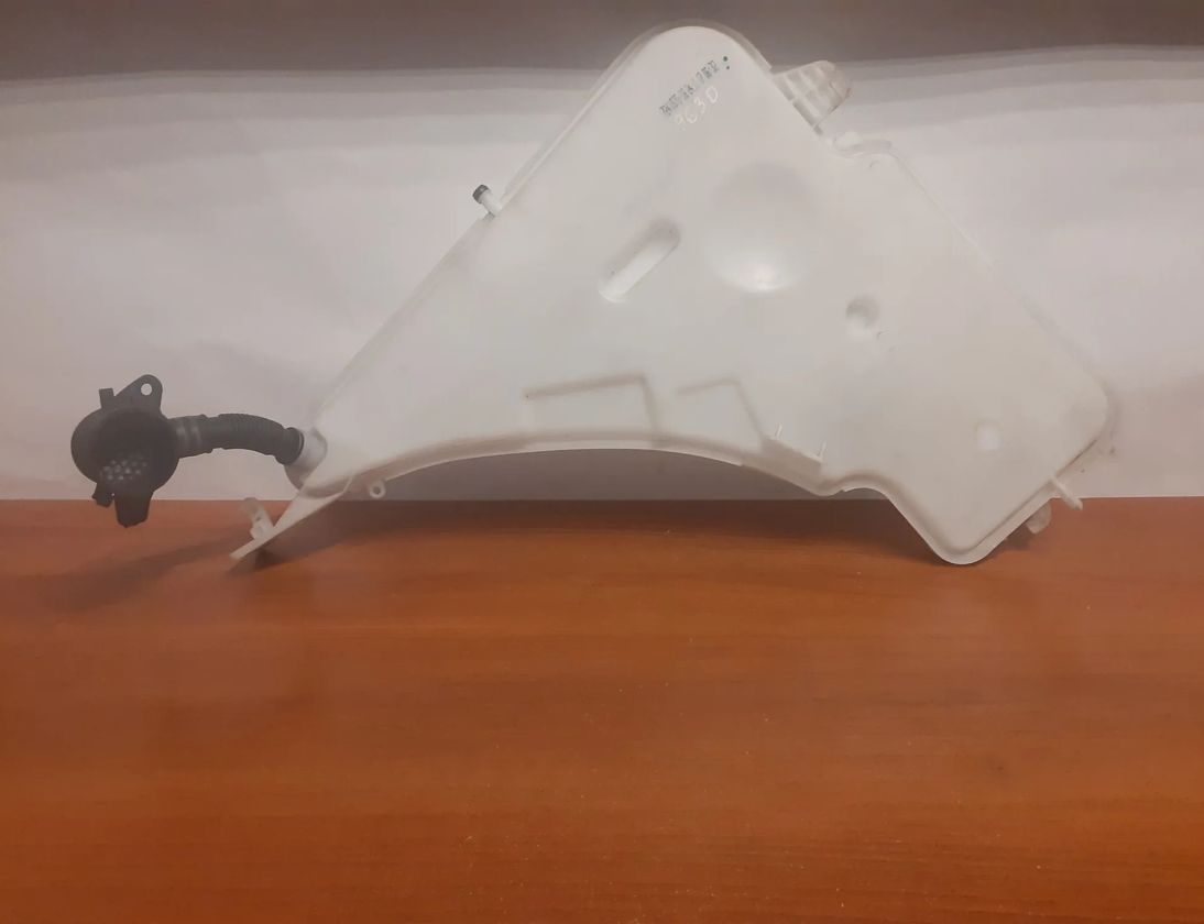 BMW 1 Series F20/F21 (2011-2020) Window Washer Tank #9630,105435,7241675 14857185