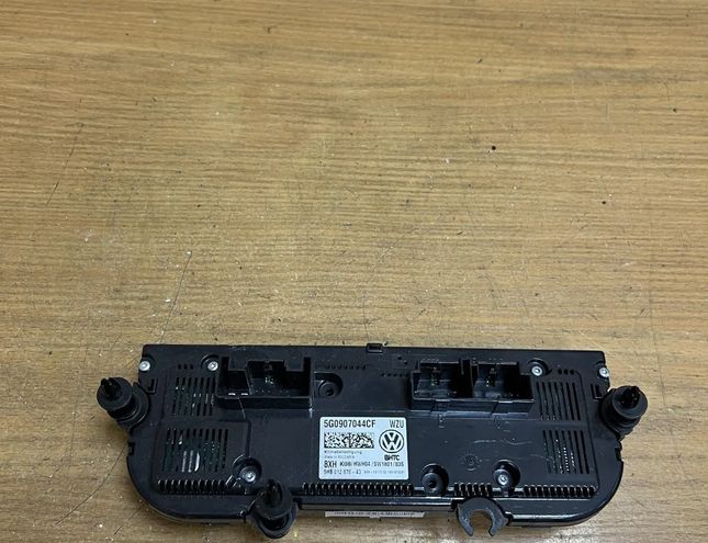 VOLKSWAGEN Golf 7 generation (2012-2024) БЛОК УПРАВЛЕНИЯ КОНДИЦИОНЕРА ВОЗДУХА / КЛИМАТА/ ПЕЧКИ (В САЛОНЕ) 5G0907044CF,#F2771,5HB01267043 25828492