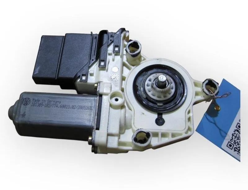 VOLKSWAGEN Golf 4 generation (1997-2006) Aizmugurējo kreiso durvju loga pacēlāja motorīts 1C0959811A,F005S00059 30665493