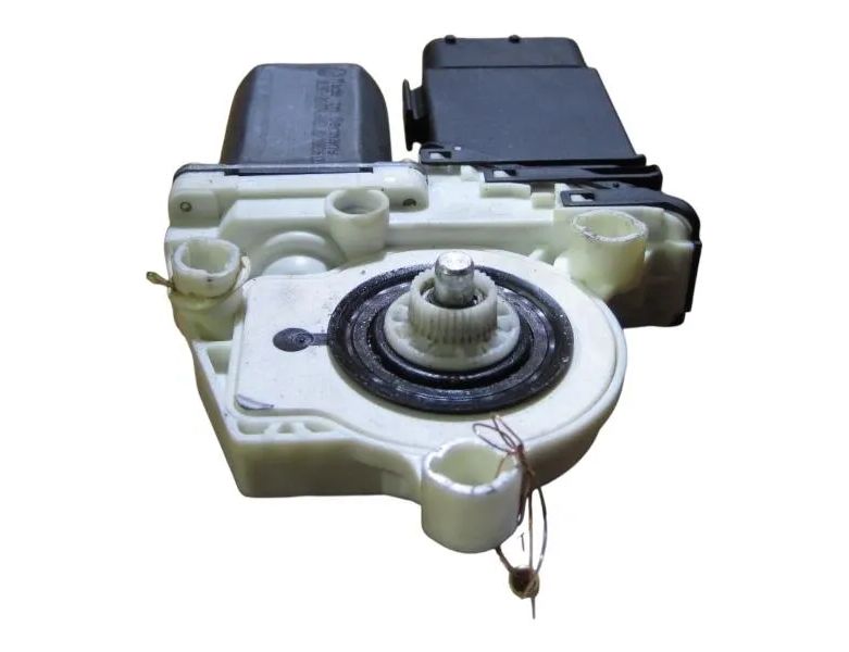 VOLKSWAGEN Golf 4 generation (1997-2006) Front Left Door Window Regulator Motor F005S00057 32955037