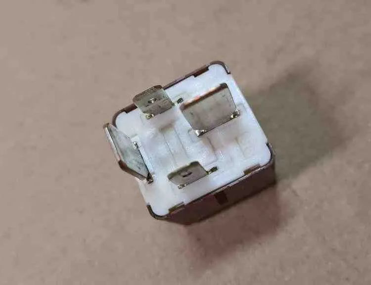 TOYOTA Avensis 2 generation (2002-2009) Реле 1567001570,9098702016 32712177