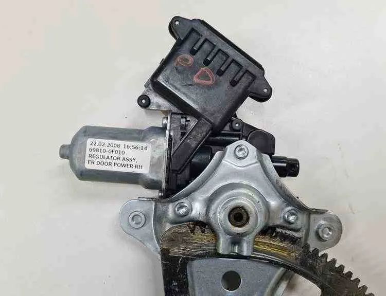 TOYOTA Corolla Verso 1 generation (2001-2009) Front Right Door Window Regulator 997250103,698100F010 32713617