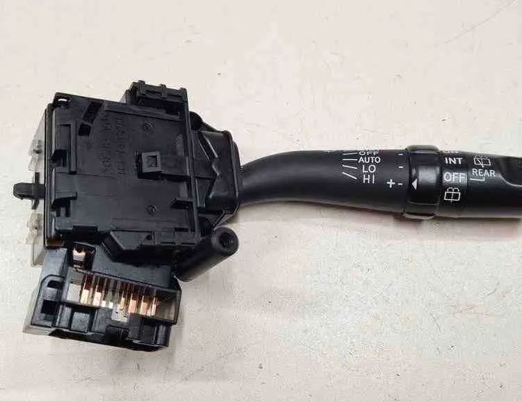 TOYOTA Corolla Verso 1 generation (2001-2009) Управление стеклоочистителями 8465205170,173821 32713893