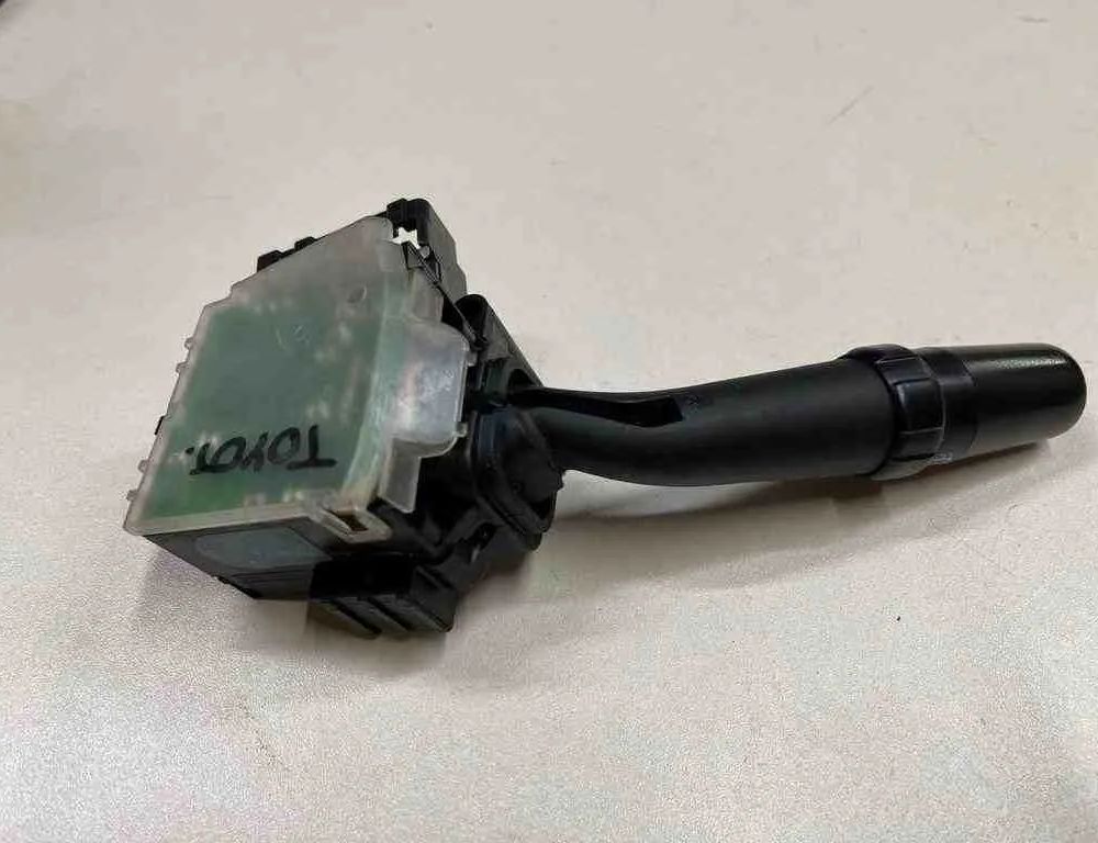 TOYOTA Corolla Verso 1 generation (2001-2009) Wiper Control 8465205170,173821 32714694