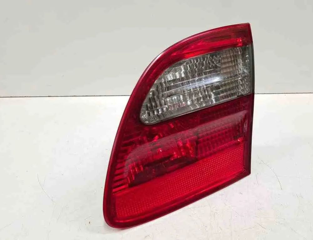 MERCEDES-BENZ E-Class W211/S211 (2002-2009) Aizmugurējais labais lukturis bagāžniekā A2118200777,A2118203064 32716366