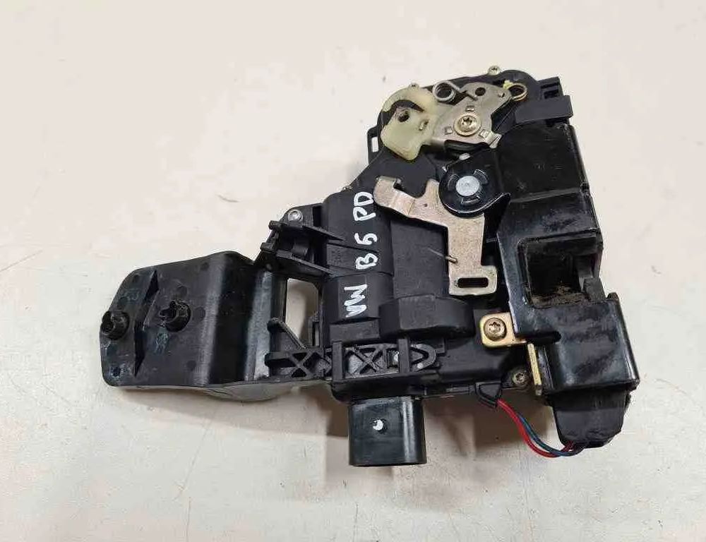 VOLKSWAGEN Passat B7 (2010-2015) Front Right Door Lock 117675101,3B1837016A 32716947