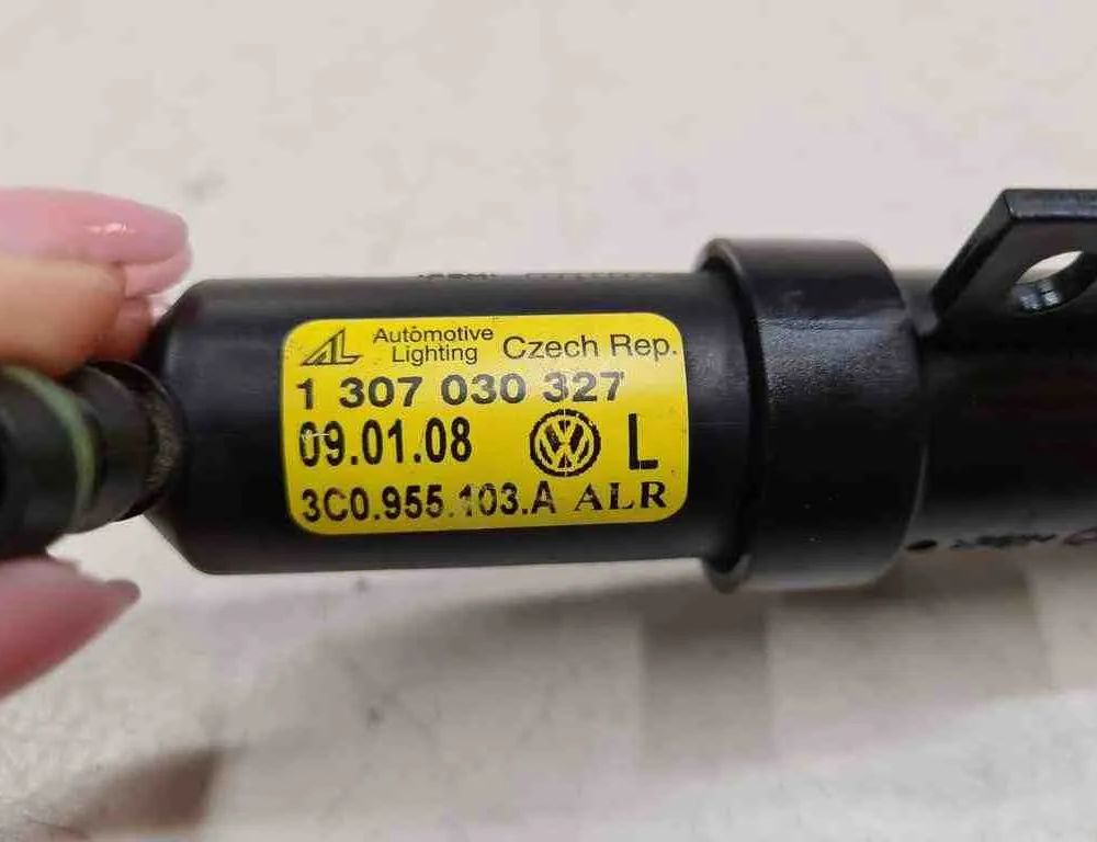 VOLKSWAGEN Passat B7 (2010-2015) Left Side Headlamp Washer 1307030327,3C0955103A 32718103