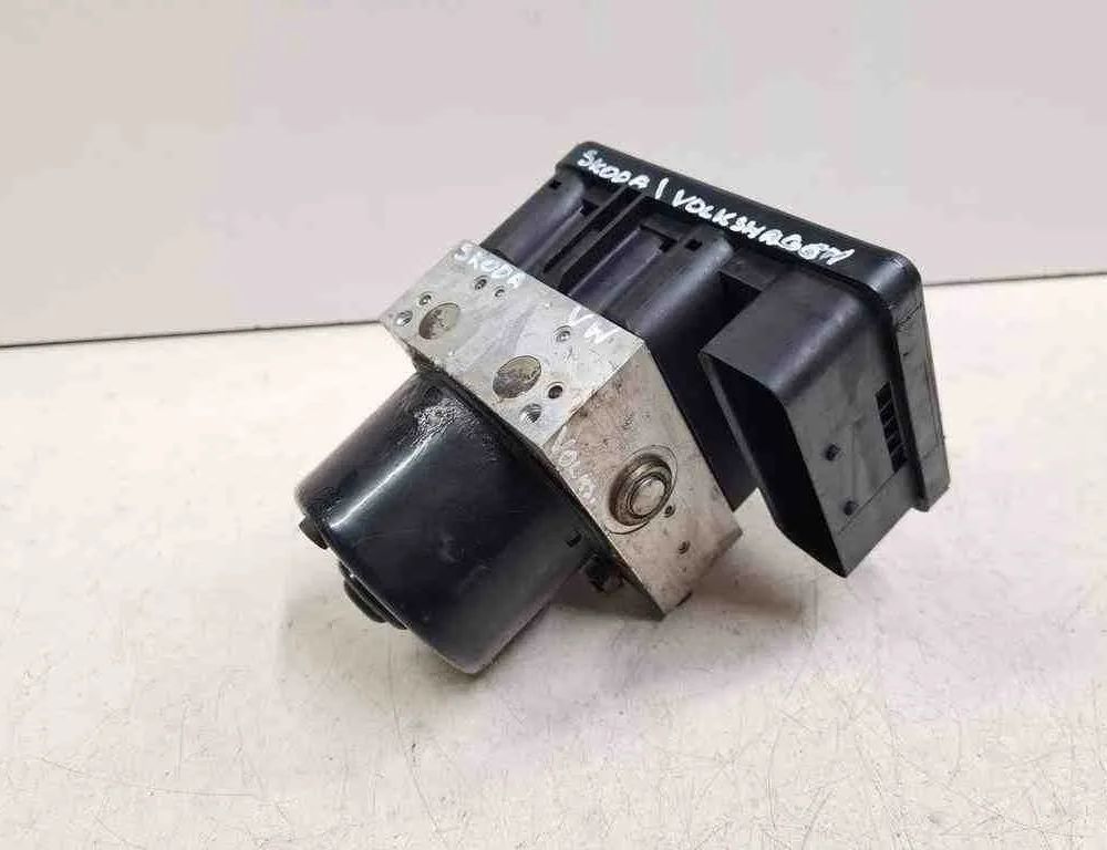 VOLKSWAGEN Golf 8 generation (2019-2023) Абс блок 1K0907379K,1K0614517K 32720041