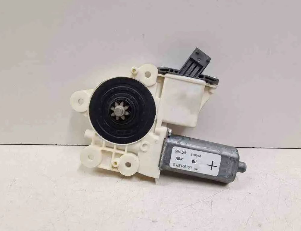 TOYOTA Avensis 2 generation (2002-2009) Маторчик стеклоподъемника задней правой двери 6983005100,999060102 32720089