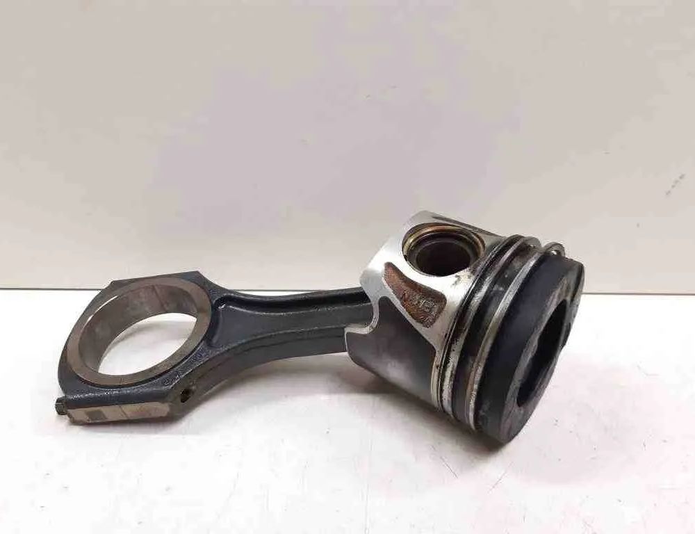 MERCEDES-BENZ C-Class W204/S204/C204 (2004-2015) Поршень 65100 32720909