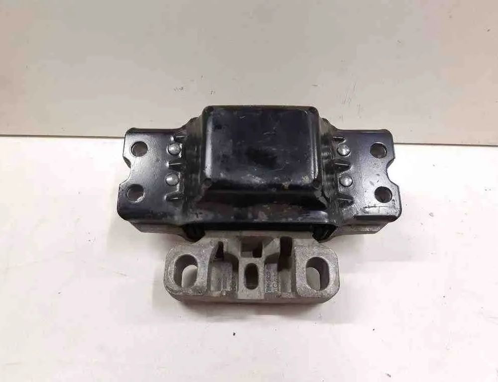 VOLKSWAGEN Passat B6 (2005-2010) Priekšējais motora stiprinājums 3C0199555,3C0199555P 32721493