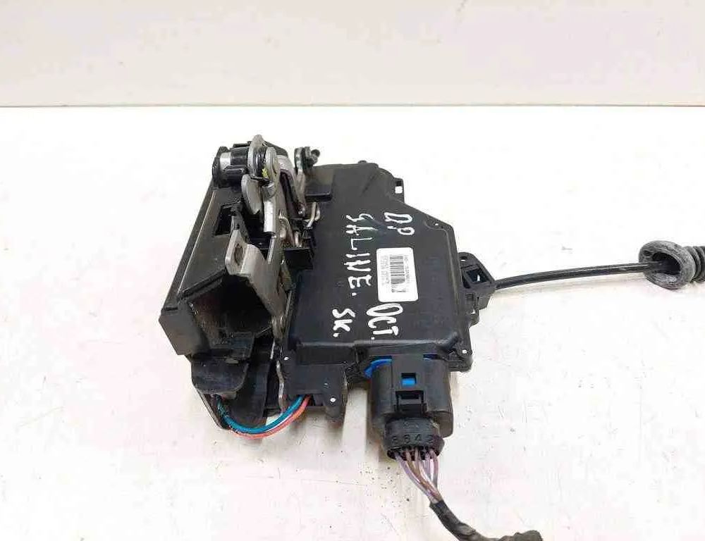 SKODA Octavia 2 generation (2004-2013) Aizmugurējā labā durvju slēdzene 25101D6,A00476 32722271