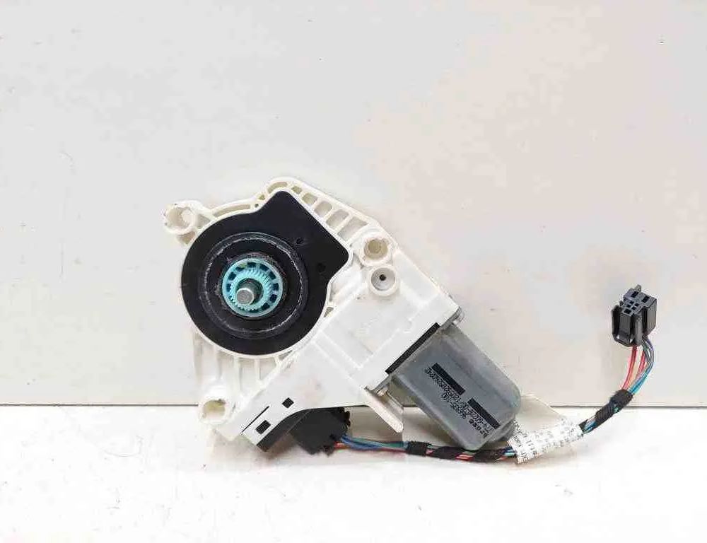 SKODA Superb 1 generation (2001-2008) Priekšējo kreiso durvju logu pacēlāja motorīts 11019655761000,7746022800,966935100,8K0959801 32723683