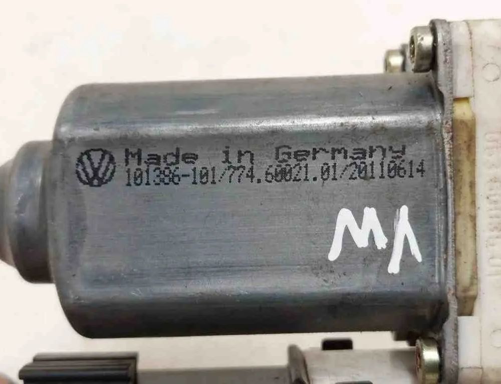 VOLKSWAGEN Golf 5 generation (2003-2009) Priekšējo kreiso durvju logu pacēlāja motorīts 1J1959802D,1739348,101426202 32723790