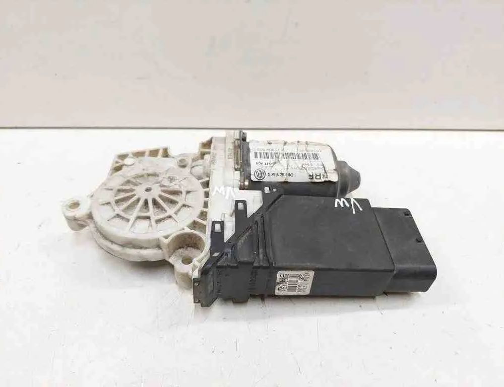 VOLKSWAGEN Golf 5 generation (2003-2009) Priekšējo kreiso durvju logu pacēlāja motorīts 1J1959802D,1739348,101426202 32723790