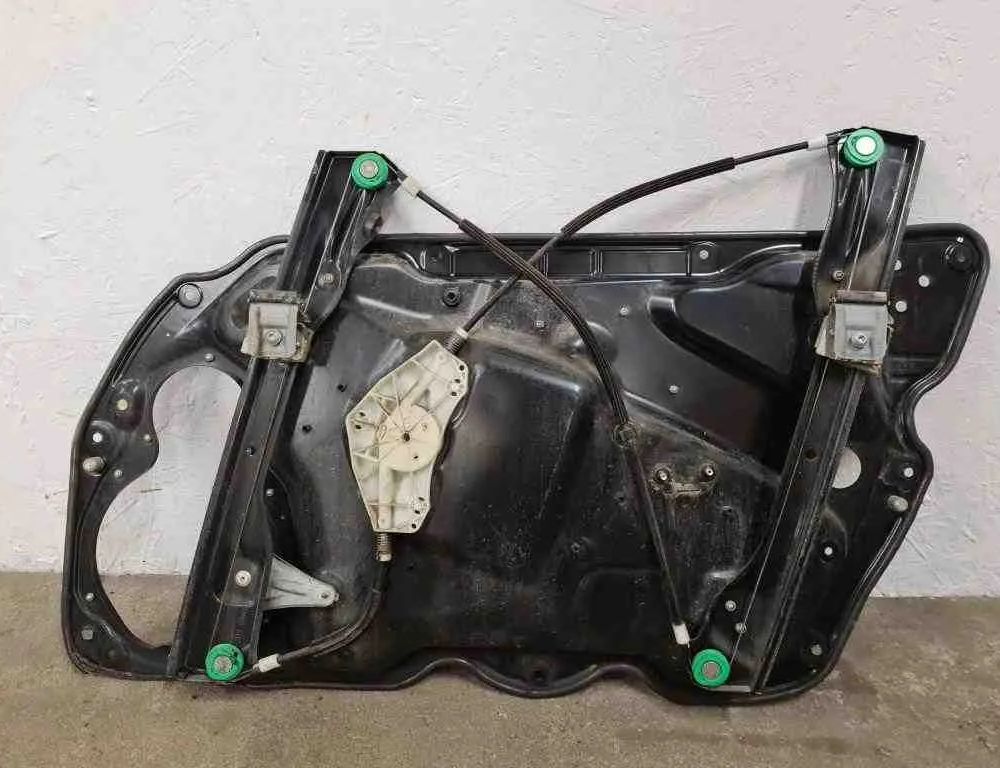 VOLKSWAGEN Passat B7 (2010-2015) Aizmugurējo kreiso durvju logu pacēlājs 981219107,3C1837755F 32725643