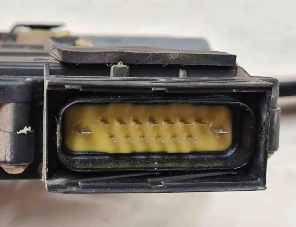 FORD Galaxy 3 generation (2015-2024) Aizmugurējo kreiso durvju logu pacēlājs 32725900