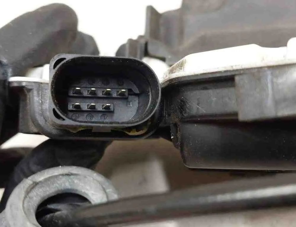 SKODA Superb 1 generation (2001-2008) Priekšējo kreiso durvju slēdzene 1S1837015C,527680,217450 32730721