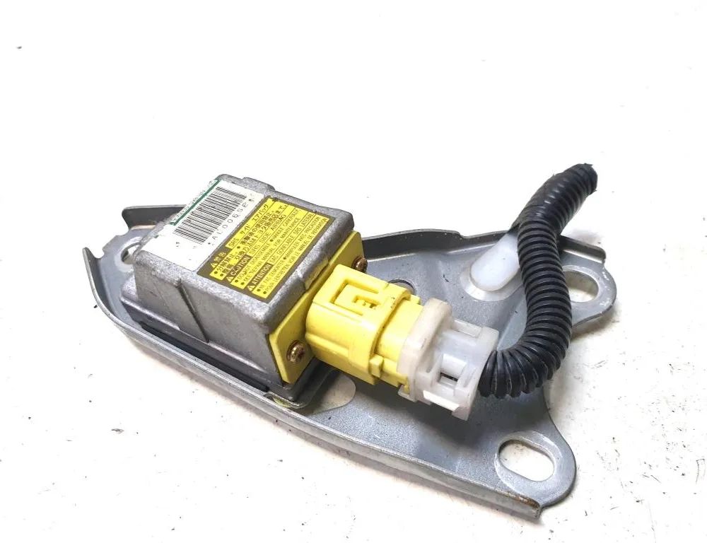 TOYOTA Avensis Verso 1 generation (2001-2003) SRS индикатор 8983044010 32786437