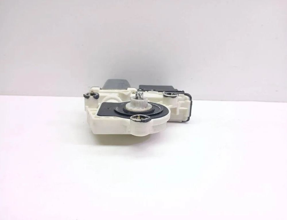 VOLKSWAGEN Bora 1 generation (1998-2005) Моторчик стеклоподъемника задней левой двери 17106415,1J4959811C 31276420