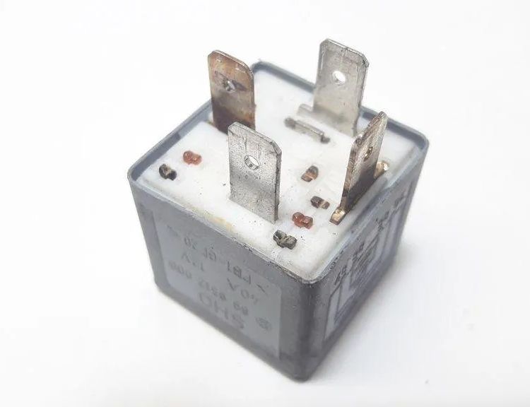 VOLKSWAGEN Passat B7 (2010-2015) Relejs 443951253K 31330468