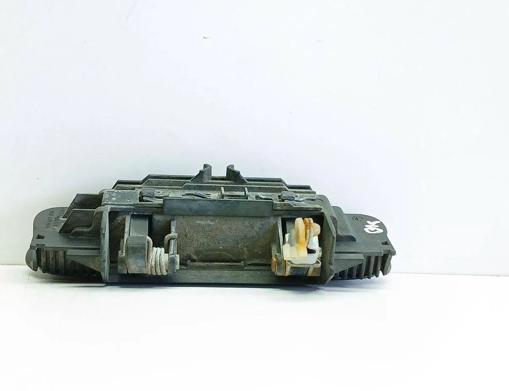 AUDI A6 C6/4F (2004-2011) Наружная ручка задней левой двери 4B0839885 31356537