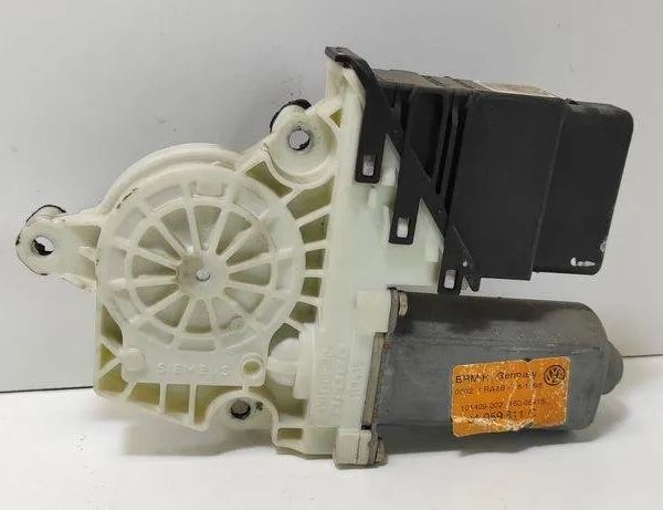 VOLKSWAGEN Bora 1 generation (1998-2005) Моторчик стеклоподъемника задней левой двери 1J4959811C 31358172